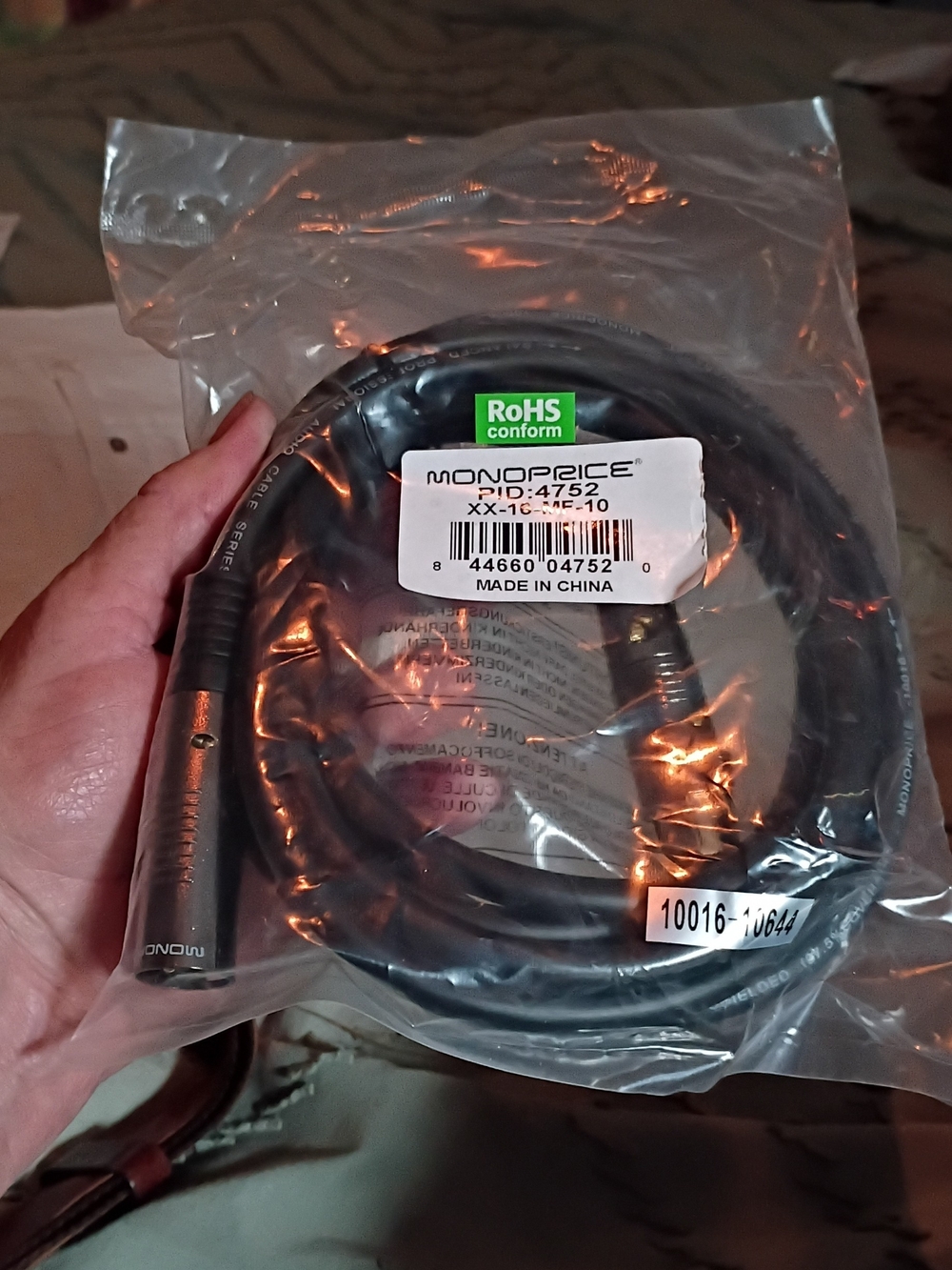 Monoprice 4752 Premier Series XLR 10' Male to XLR Female 16AWG Cable 